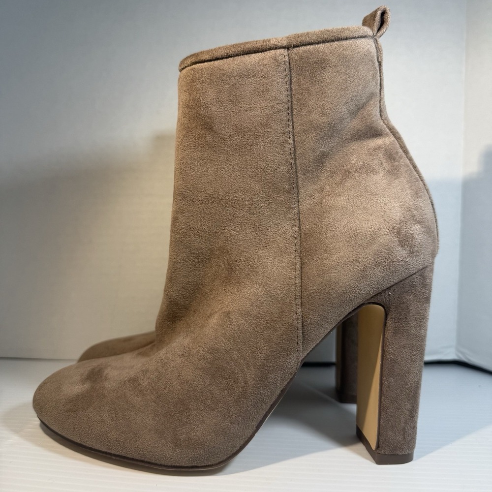 So Me Pie Vegan Faux Suede Heeled Bootie Taupe Tan Ankle Boots Women's Size 5.5